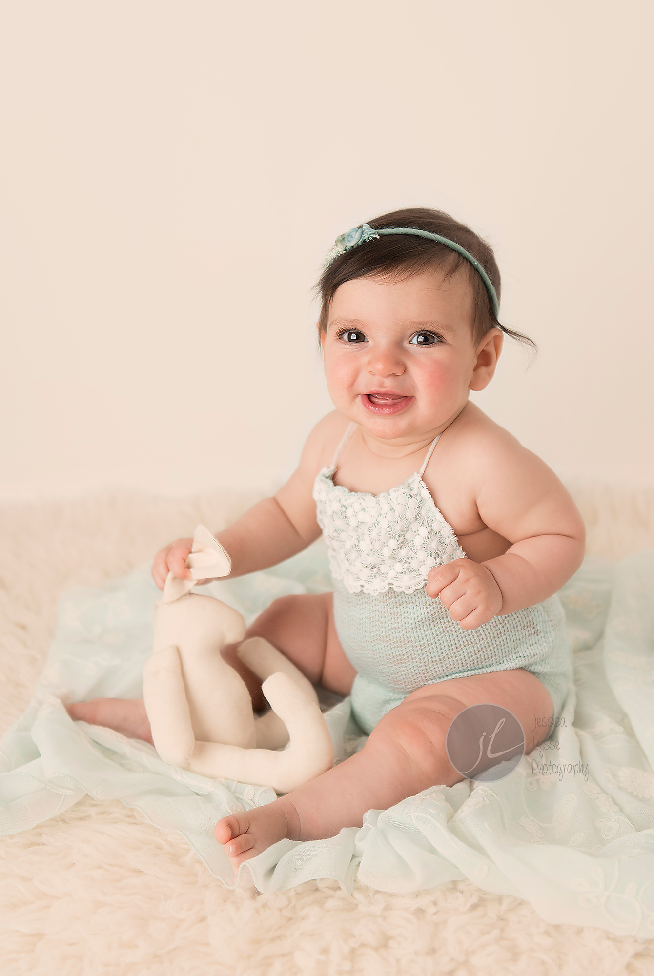 7-months-old-baby-girl-sitter-session-greensboro-nc-newborn